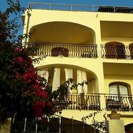 Sabrina 住宿加早餐酒店 4*